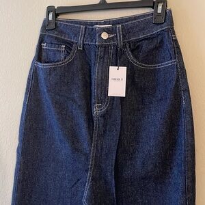 Women skirt, size s, color jeans, new, Forever 21.